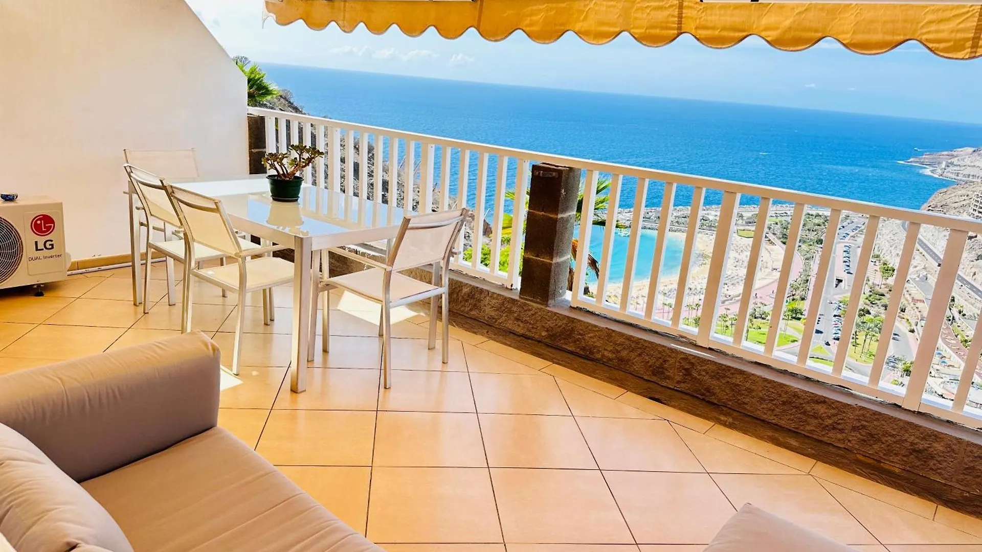 Balcon De Amadores Con Vista Al Oceano